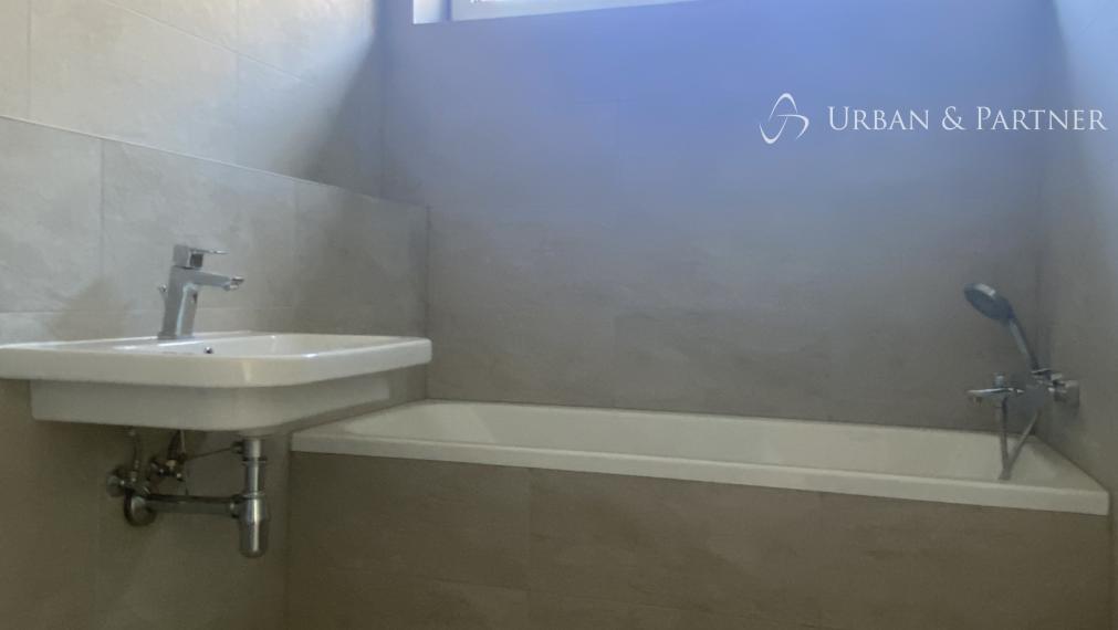 Predaj 3 izbového bytu so záhradkou na ulici Staré Grunty v Karlovej Vsi