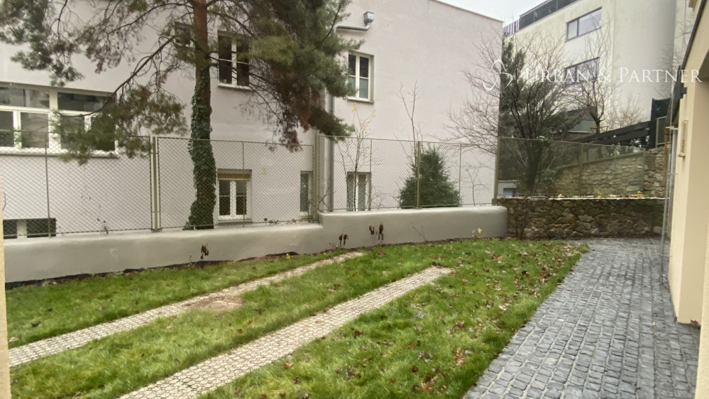 Prenájom 1 izbového bytu na ulici Vansová v centre Palisád