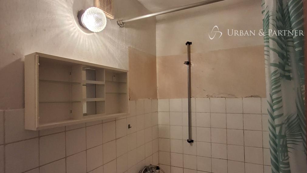 Príjemný 3 izbový byt s nepriechodnými izbami na predaj na Lietavskej ulici.