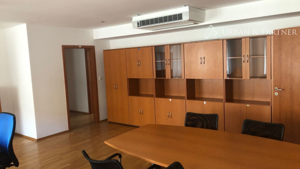 Prenájom kancelárskych priestorov na Heydukovej ulici s parkovaním v centre