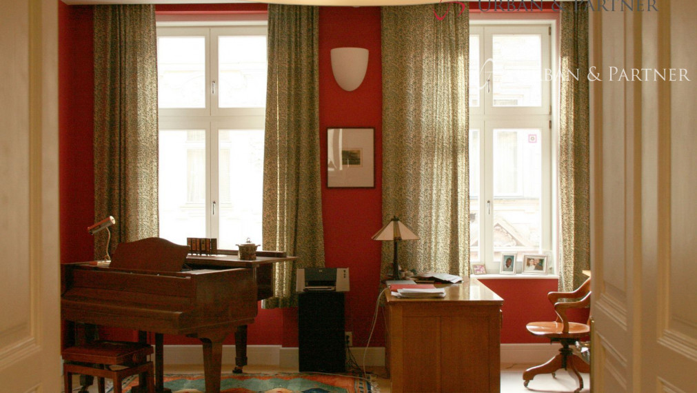 Prenájom exkluzívneho 5 izbového bytu s parkovaním na Tolstého ulici v centre