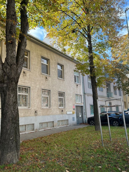 REZERVOVANÉ!  RODINNÝ DOM NA KUTUZOVOVEJ ulici