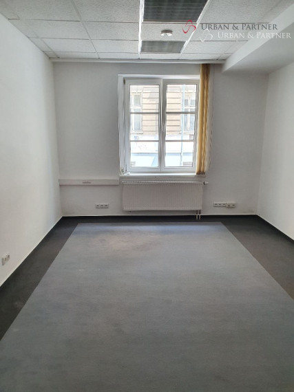 Kancelárske priestory na prenájom v budove na Vajnorskej ulici v rôznych výmerách.