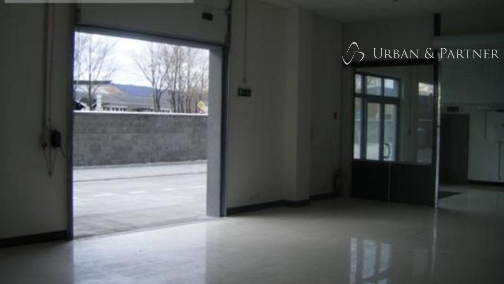 Prenájom skladovo - obchodných priestorov v modernom areály na Starej Vajnorskej