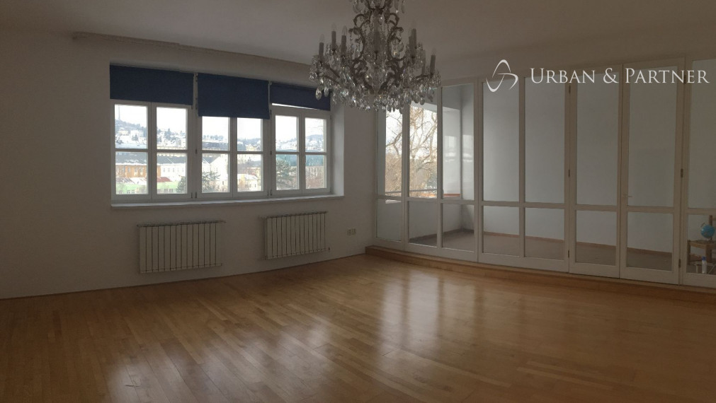 Prenájom pekného 5 izbového bytu na Banskobystrickej ulici priamo v centre