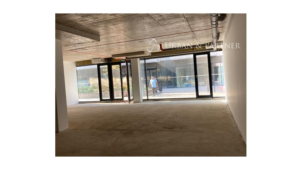 KOMERČNÝ PRIESTOR, 225m2, lokalita Mlynské Nivy