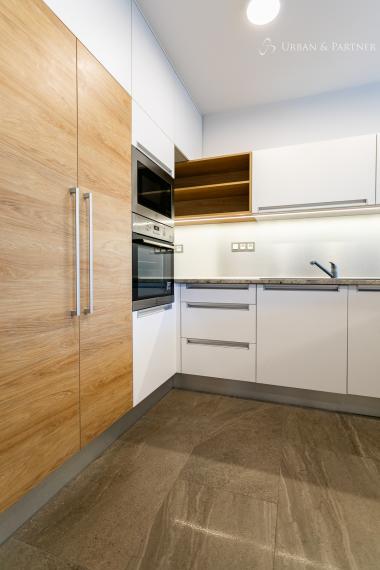 PRENÁJOM NOVOSTAVBY domu v blízkosti centra mesta.