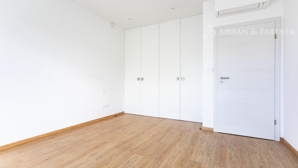 PRENÁJOM NOVOSTAVBY domu v blízkosti centra mesta.