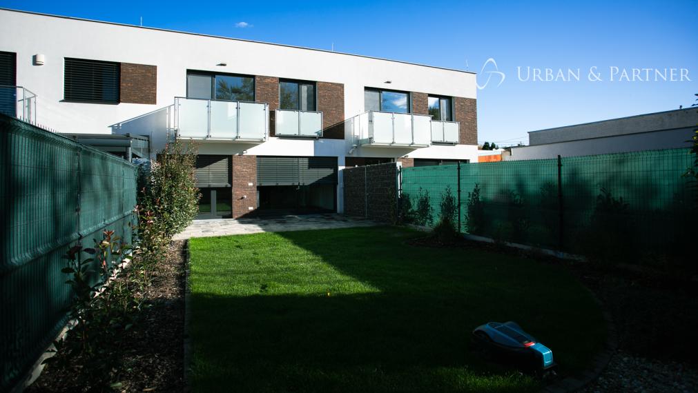 PRENÁJOM NOVOSTAVBY domu v blízkosti centra mesta.