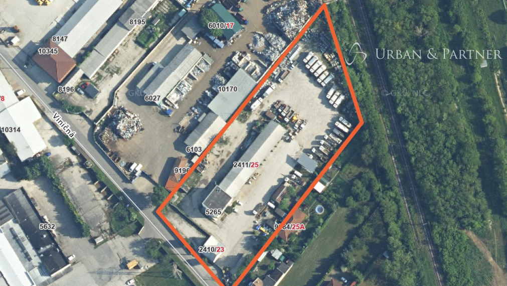 Prevádzkovo-výrobný  areál 9306m2 v Nových Zámkoch