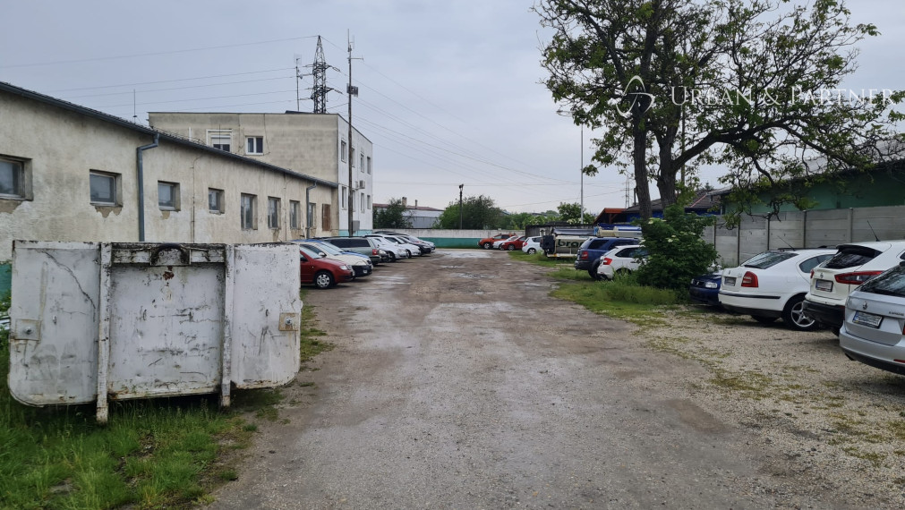Prevádzkovo-výrobný  areál 9306m2 v Nových Zámkoch