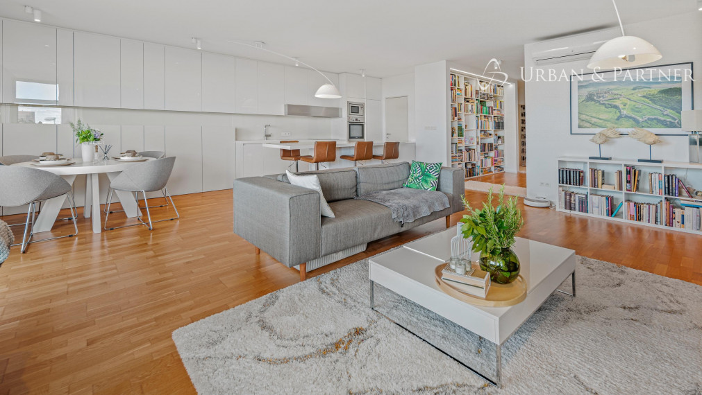 Príjemný  4 izbový byt na KOLIBE s vnútorným bazénom, saunou a parkovaním v uzavretom areáli.