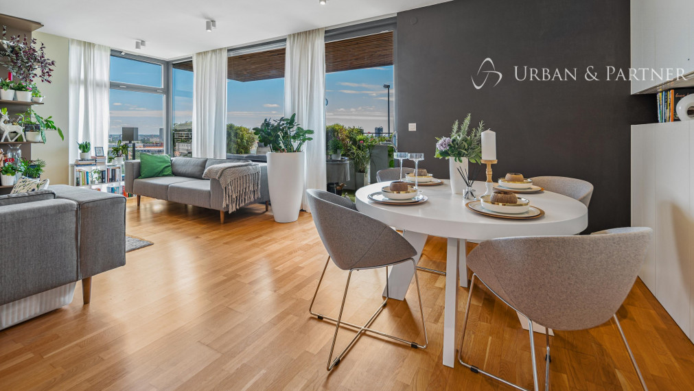 Príjemný  4 izbový byt na KOLIBE s vnútorným bazénom, saunou a parkovaním v uzavretom areáli.