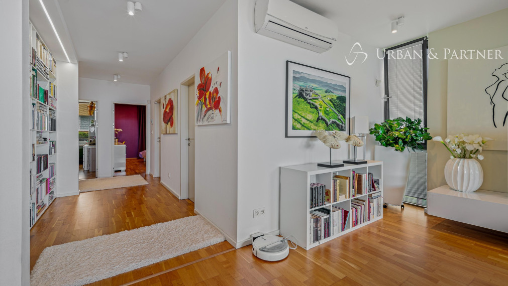 Príjemný  4 izbový byt na KOLIBE s vnútorným bazénom, saunou a parkovaním v uzavretom areáli.