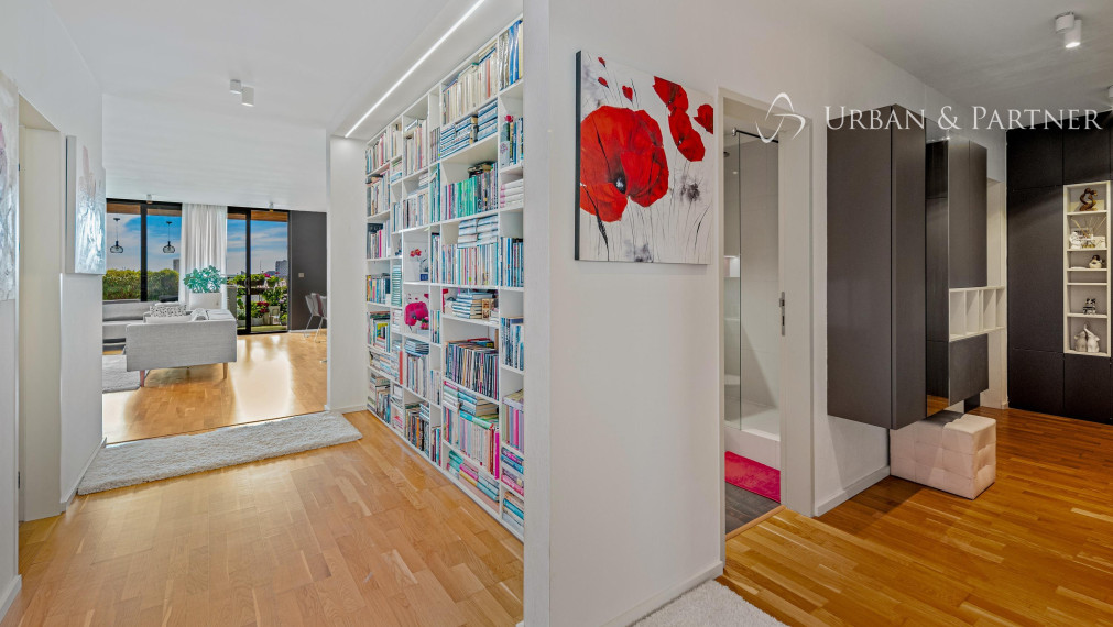 Príjemný  4 izbový byt na KOLIBE s vnútorným bazénom, saunou a parkovaním v uzavretom areáli.