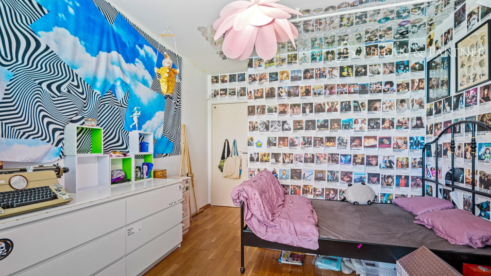 Príjemný  4 izbový byt na KOLIBE s vnútorným bazénom, saunou a parkovaním v uzavretom areáli.