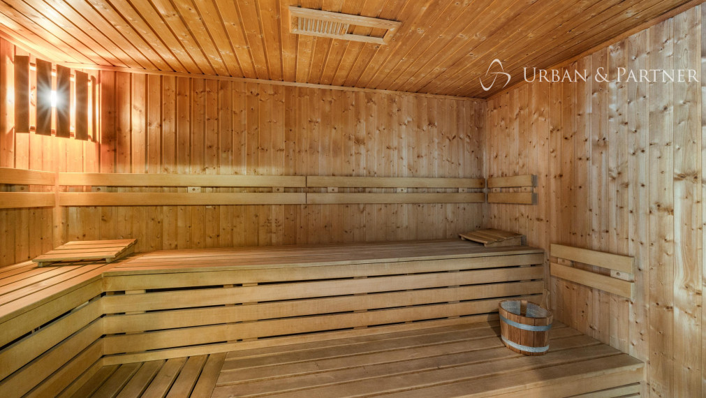 Príjemný  4 izbový byt na KOLIBE s vnútorným bazénom, saunou a parkovaním v uzavretom areáli.