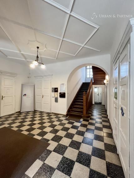 Administratívna budova v centre Trenčína s parkovaním