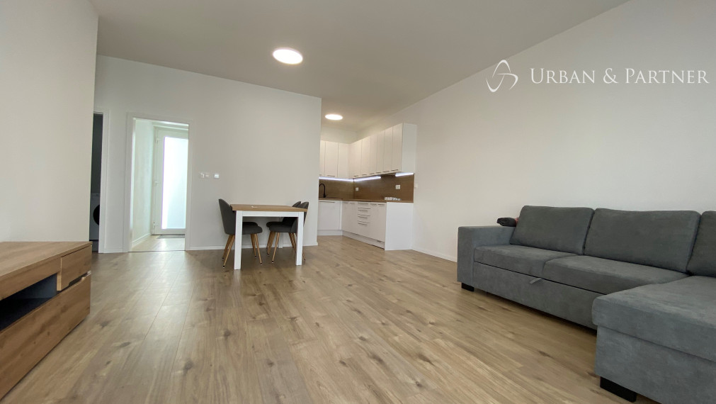 Len u nás v ponuke: prenájom 2 izbového bytu s predzáhradkou v Alžbet. dvore - Miloslavov