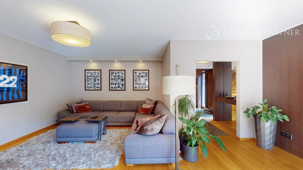 Dom s bazénom v Dúbravke, tiché prostredie pod lesom