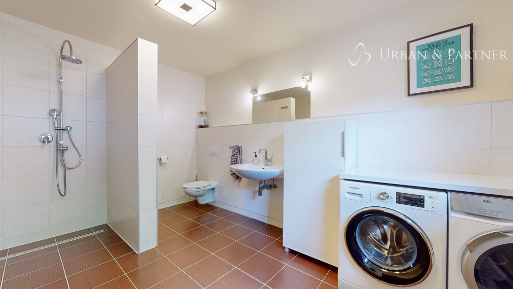 Dom s bazénom v Dúbravke, tiché prostredie pod lesom