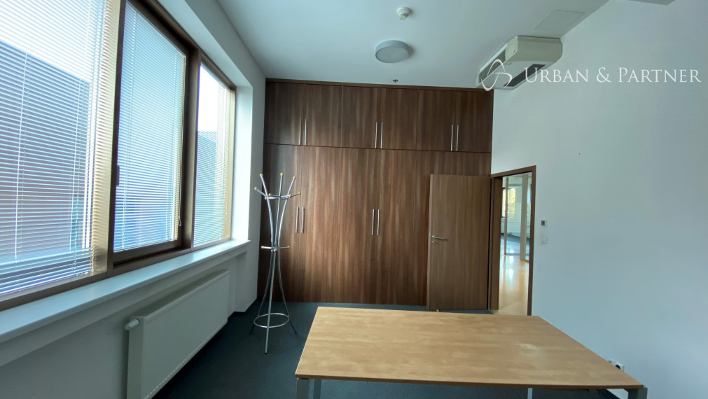 Prenájom kancelárskych priestorov na Trnavskej ceste pri Zimnom štadióne v širšom centre