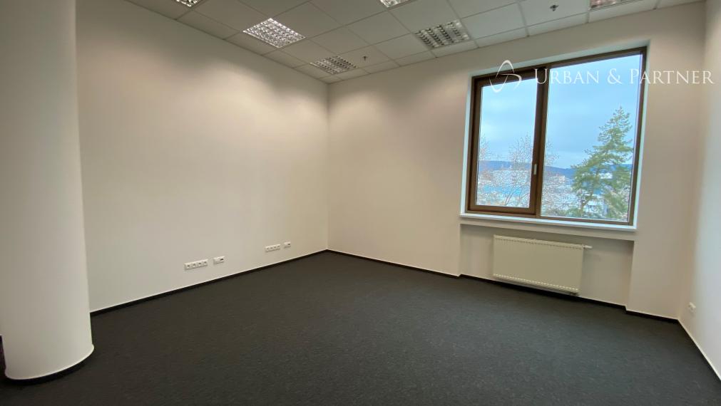 Prenájom kancelárskych priestorov na Trnavskej ceste pri Zimnom štadióne v širšom centre