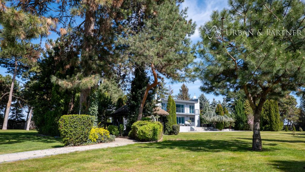 REZERVOVANÉ!  Rodinný dom s výnimočným pozemkom 1ha-aj na ďalšiu výstavbu!