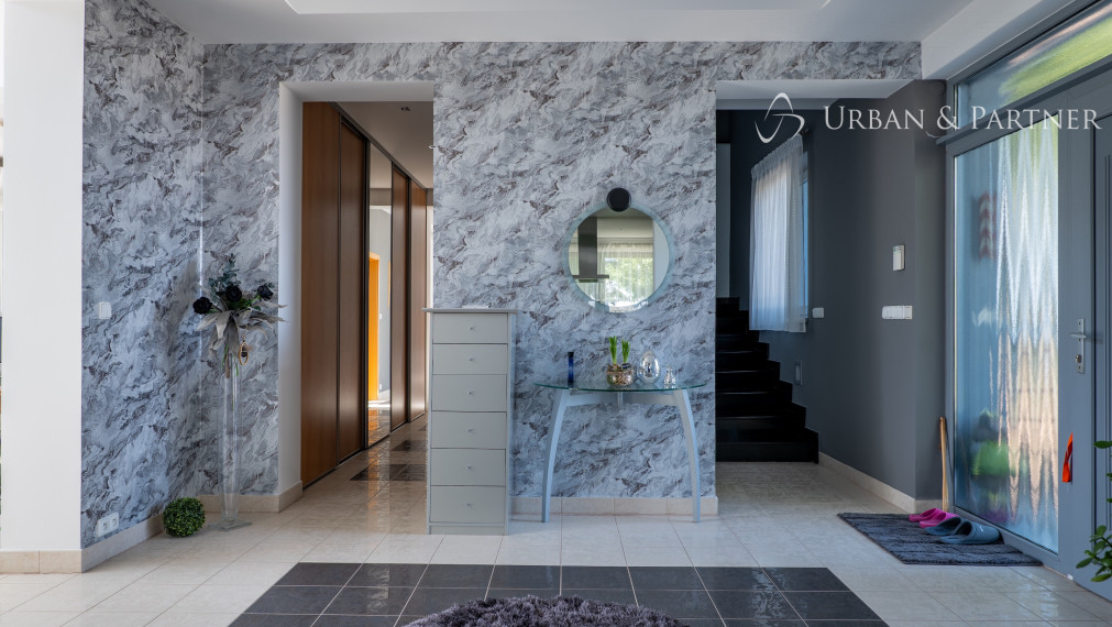 REZERVOVANÉ!  Rodinný dom s výnimočným pozemkom 1ha-aj na ďalšiu výstavbu!