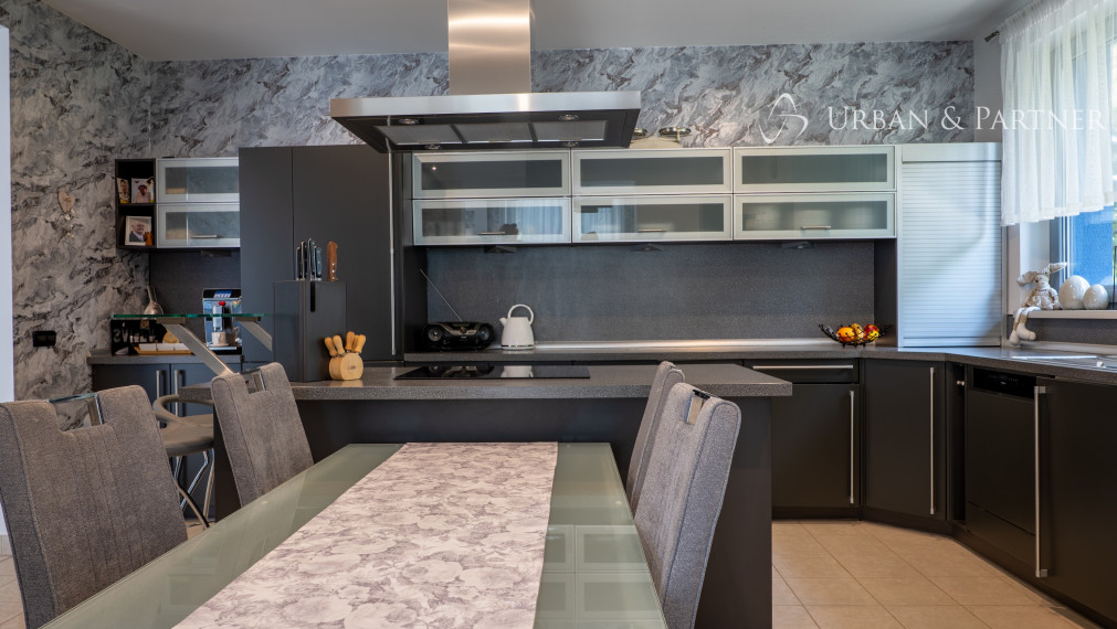 REZERVOVANÉ!  Rodinný dom s výnimočným pozemkom 1ha-aj na ďalšiu výstavbu!