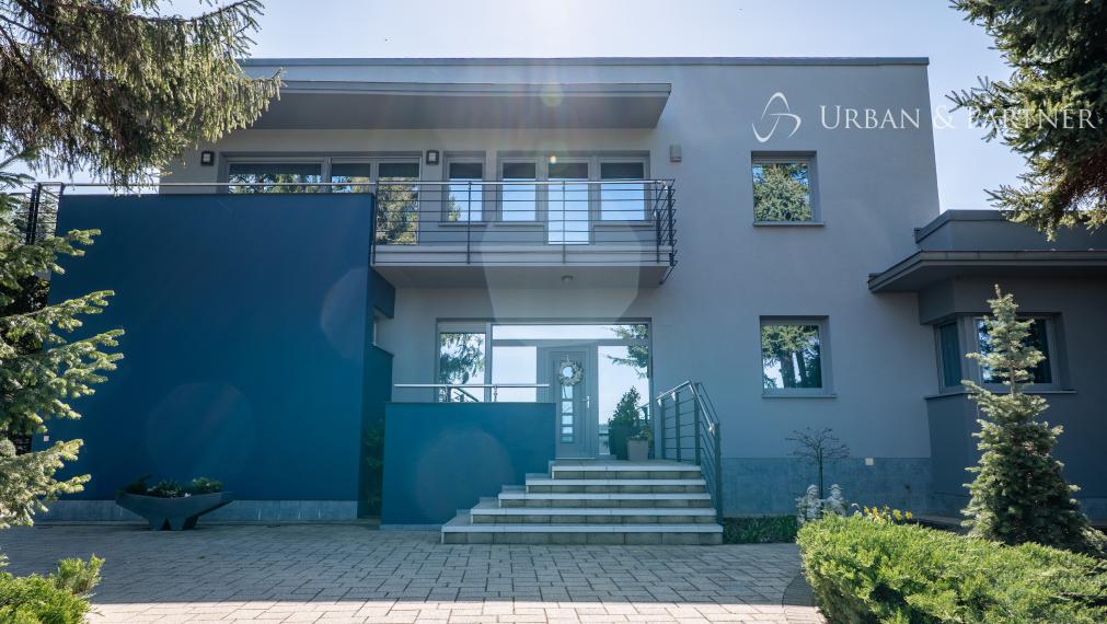 REZERVOVANÉ!  Rodinný dom s výnimočným pozemkom 1ha-aj na ďalšiu výstavbu!