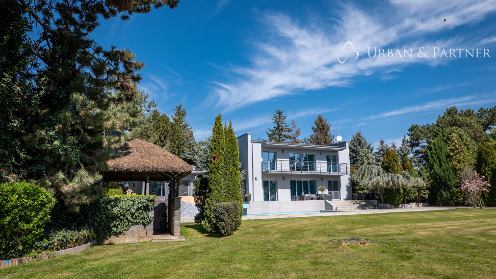 REZERVOVANÉ!  Rodinný dom s výnimočným pozemkom 1ha-aj na ďalšiu výstavbu!