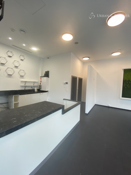 Prenájom obchodného priestoru s parkovaním v novostavbe Klingerka na Súkenníckej ulici v širšom centre - Nivy