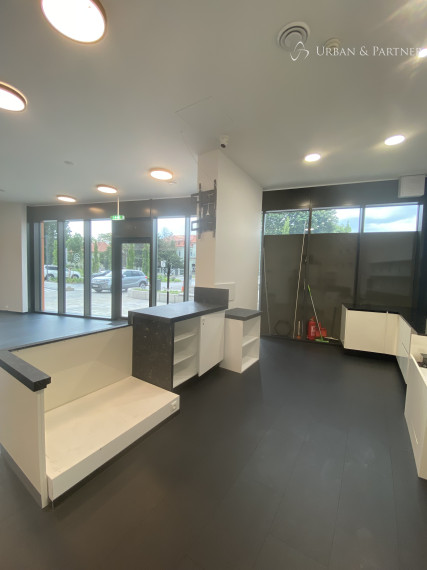 Prenájom obchodného priestoru s parkovaním v novostavbe Klingerka na Súkenníckej ulici v širšom centre - Nivy