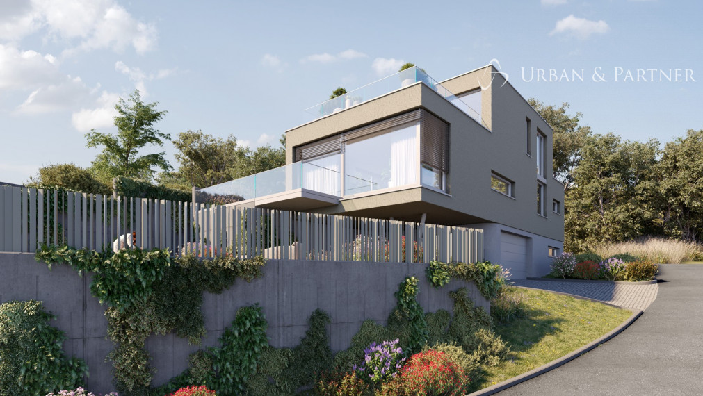 SKOLAUDOVANÝ 5-izbový dom s bazénom a panoramatickým výhľadom