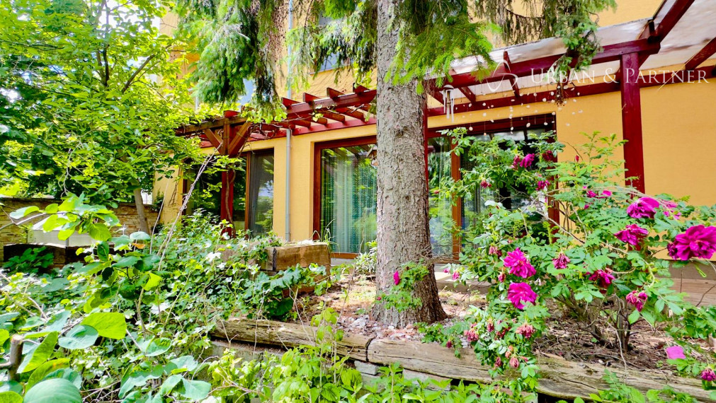 RD v Dúbravke, pri BIS, dvojgen. bývanie - BEZ PROVÍZIE