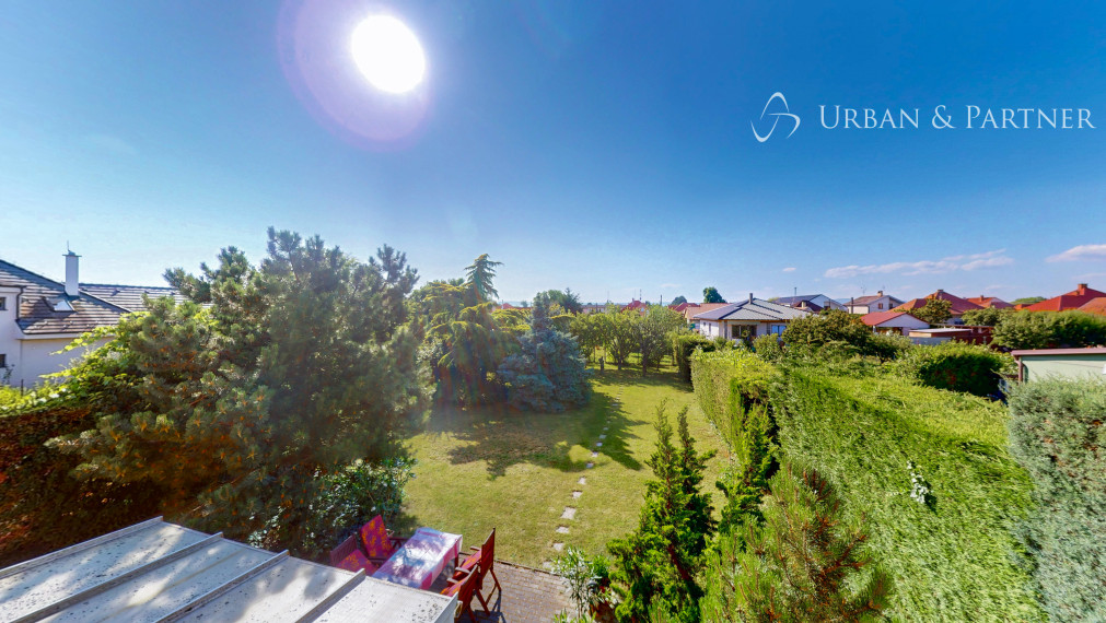 PREDAJ rodinného domu v tichej uličke s perfektným pozemkom.