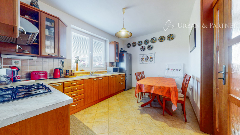 PREDAJ rodinného domu v tichej uličke s perfektným pozemkom.