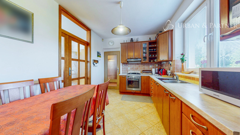 PREDAJ rodinného domu v tichej uličke s perfektným pozemkom.