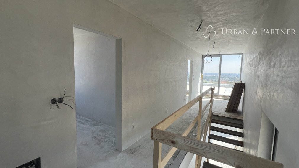 SKOLAUDOVANÝ 5-izbový dom s bazénom a panoramatickým výhľadom