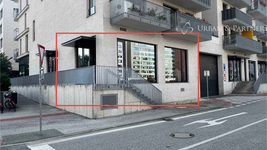 PRENÁJOM  obchodného priestoru 74m2 lokalita NIVY