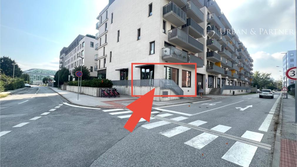 PRENÁJOM  obchodného priestoru 74m2 lokalita NIVY