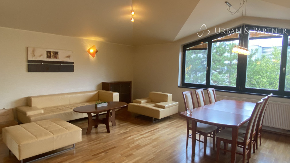 Prenájom 4 izbového bytu s terasou na Údolnej ulici na hradnom kopci s výhľadom na Dunaj