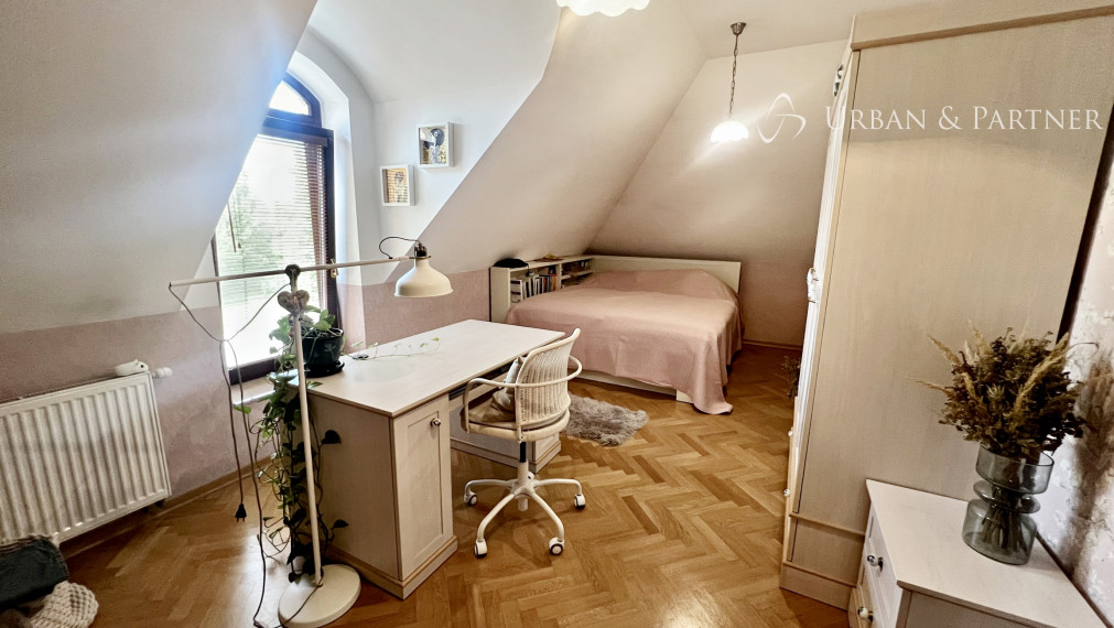 Štýlová rezidencia - 2 domy a trojgaráž len 40km do BA, 2km do DS