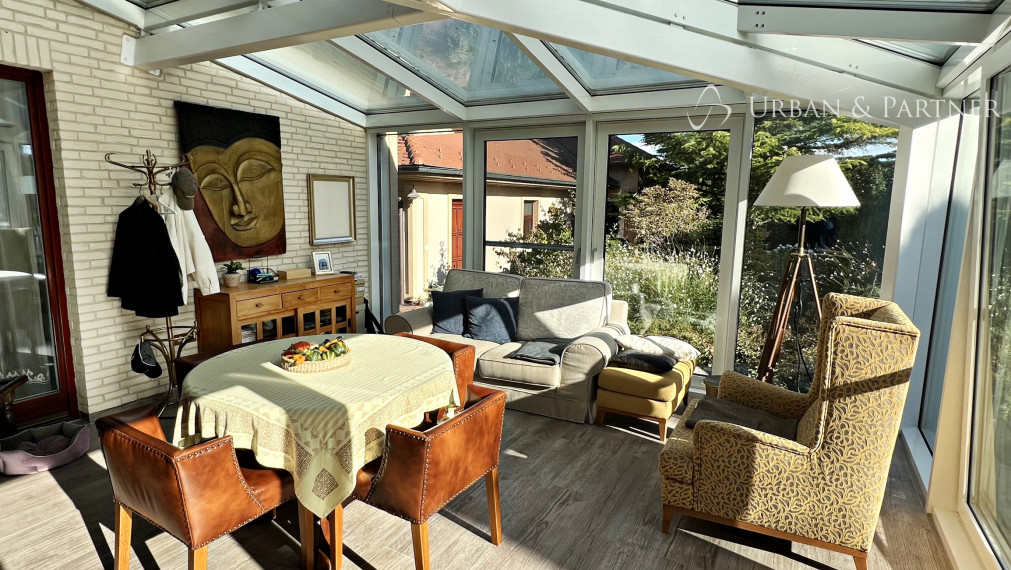 Štýlová rezidencia - 2 domy a trojgaráž len 40km do BA, 2km do DS