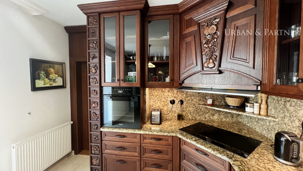 Štýlová rezidencia - 2 domy a trojgaráž len 40km do BA, 2km do DS