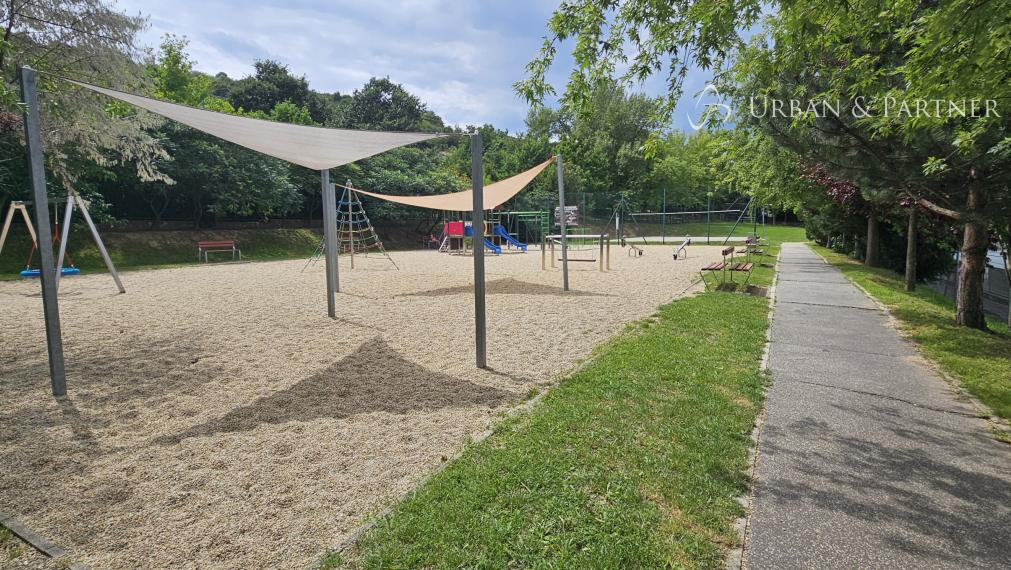 Moderný byt po kompletnej rekonštrukcii s loggiou a výhľadom