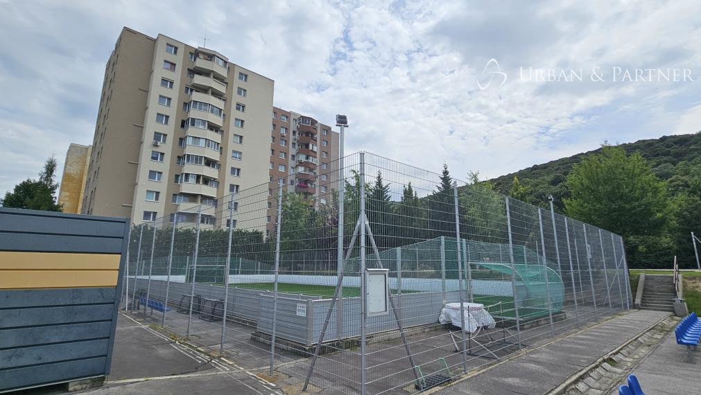 Moderný byt po kompletnej rekonštrukcii s loggiou a výhľadom