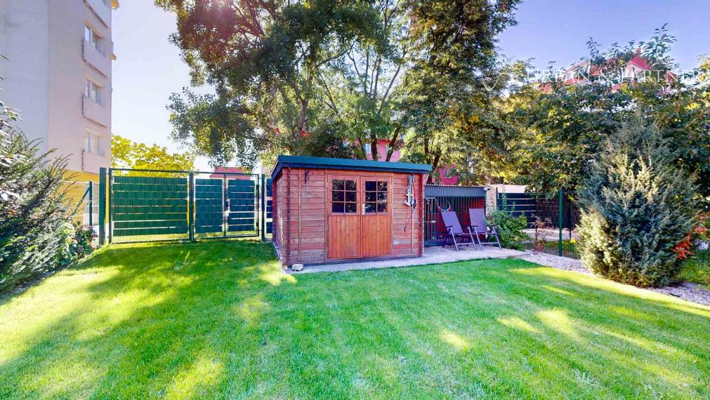 MODERNÝ RODINNÝ DOM NA PREDAJ V Perfektnej lokalite.  – 300 m² úžitkovej plochy, zimná záhrada, pozemok 500 m².