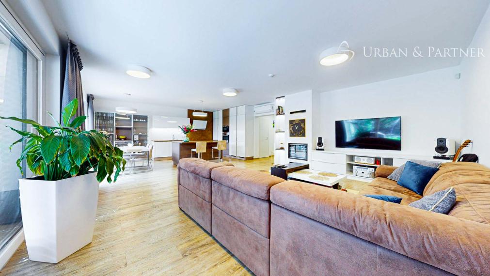 MODERNÝ RODINNÝ DOM NA PREDAJ V Perfektnej lokalite.  – 300 m² úžitkovej plochy, zimná záhrada, pozemok 500 m².